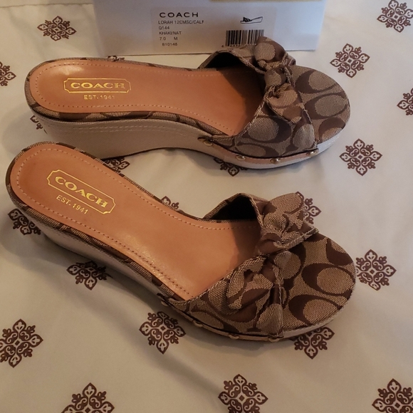 sandals - Picture 4 of 4